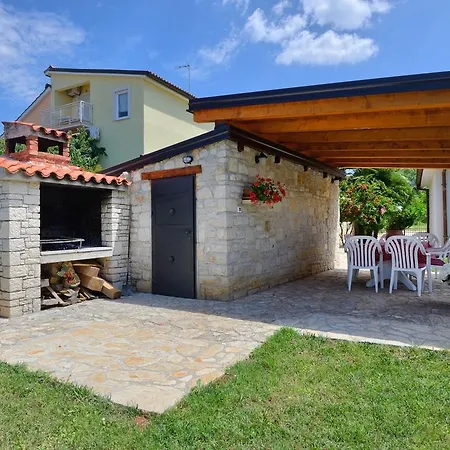 Appartement Beautiful In With Swimming Pool Poreč