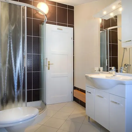 Beautiful In With Swimming Pool Appartement