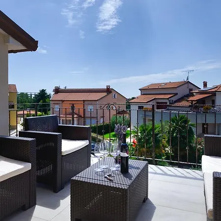 Beautiful In With Swimming Pool Apartamento *