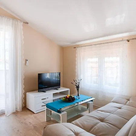 アパート Beautiful In With Swimming Pool ポレッチ